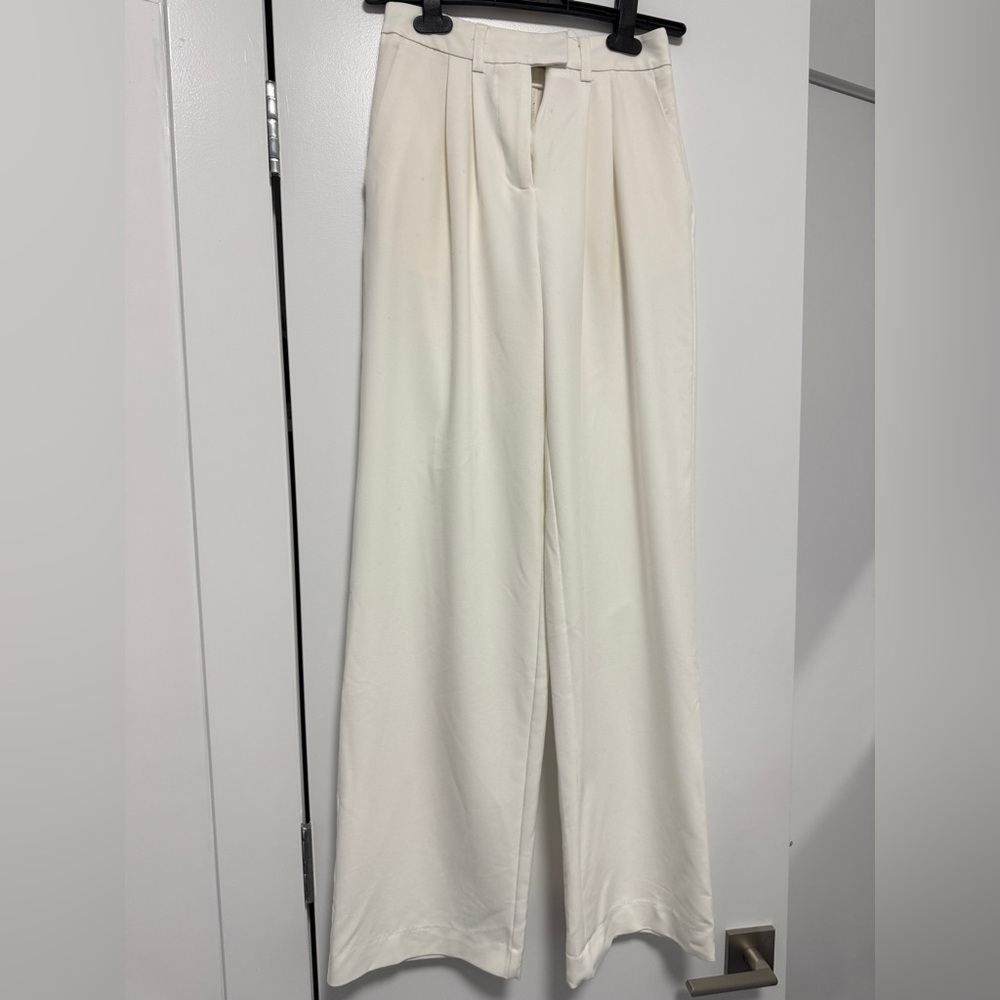 Chic White Wide-Leg Pants